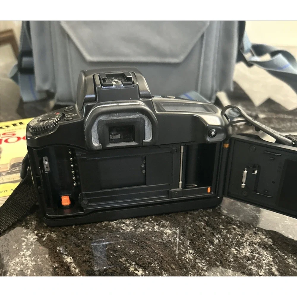 Canon EOS Elan 35mm Film Camera (28-80mm Lens) Manual Bag 80's